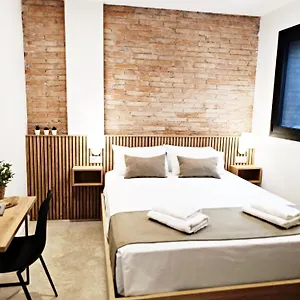 Ariqus Fira Apartahotel